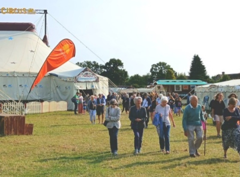 Service at Giffords Circus1